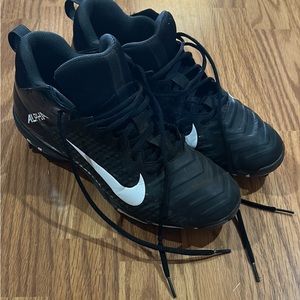 Nike Alpha Football Cleats-Men’s 9.5
